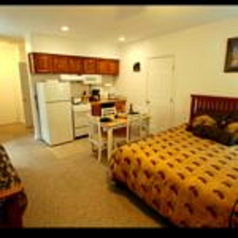 The Lodge At Lincoln Station Bagian luar foto