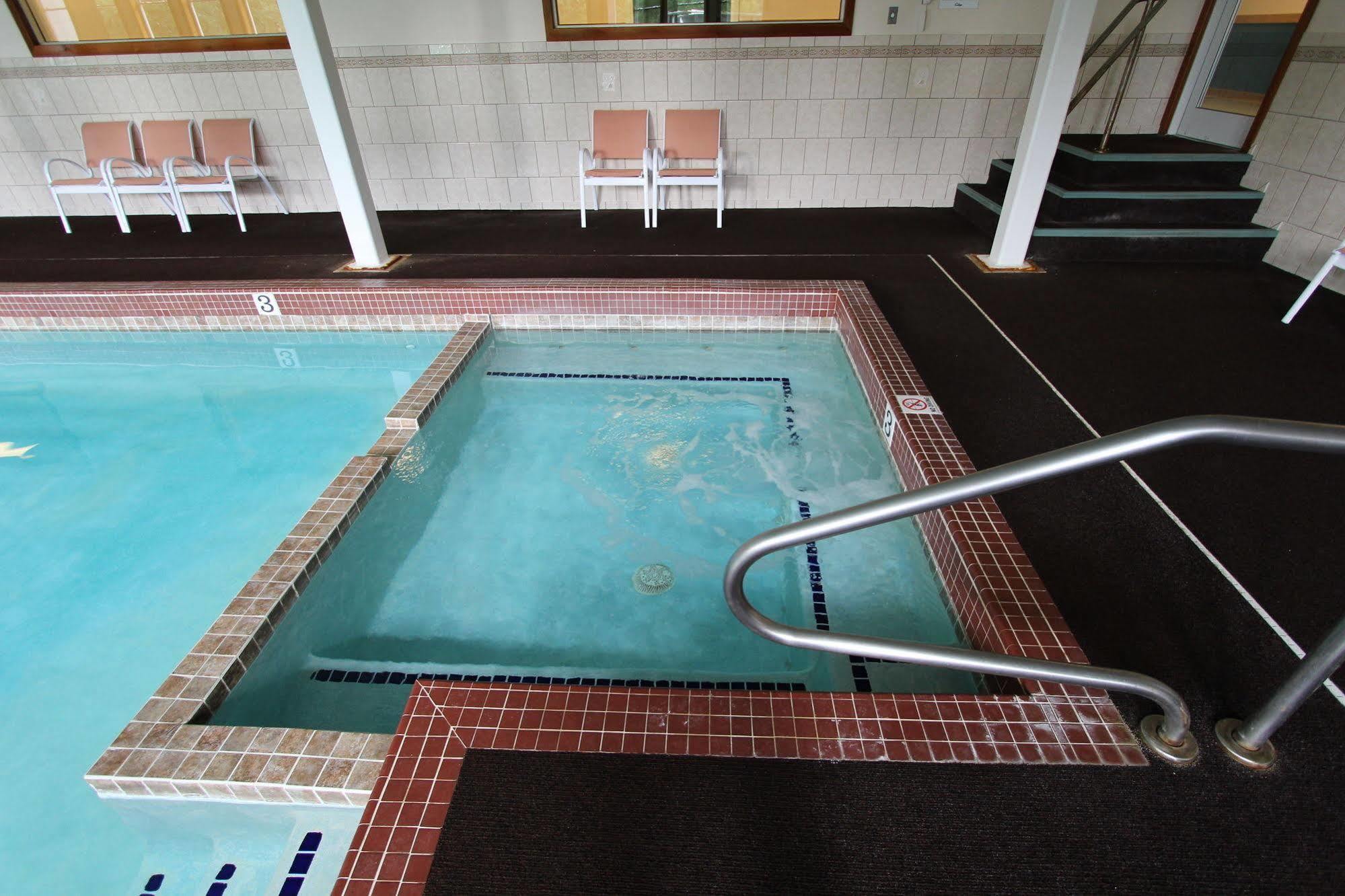 The Lodge At Lincoln Station Bagian luar foto
