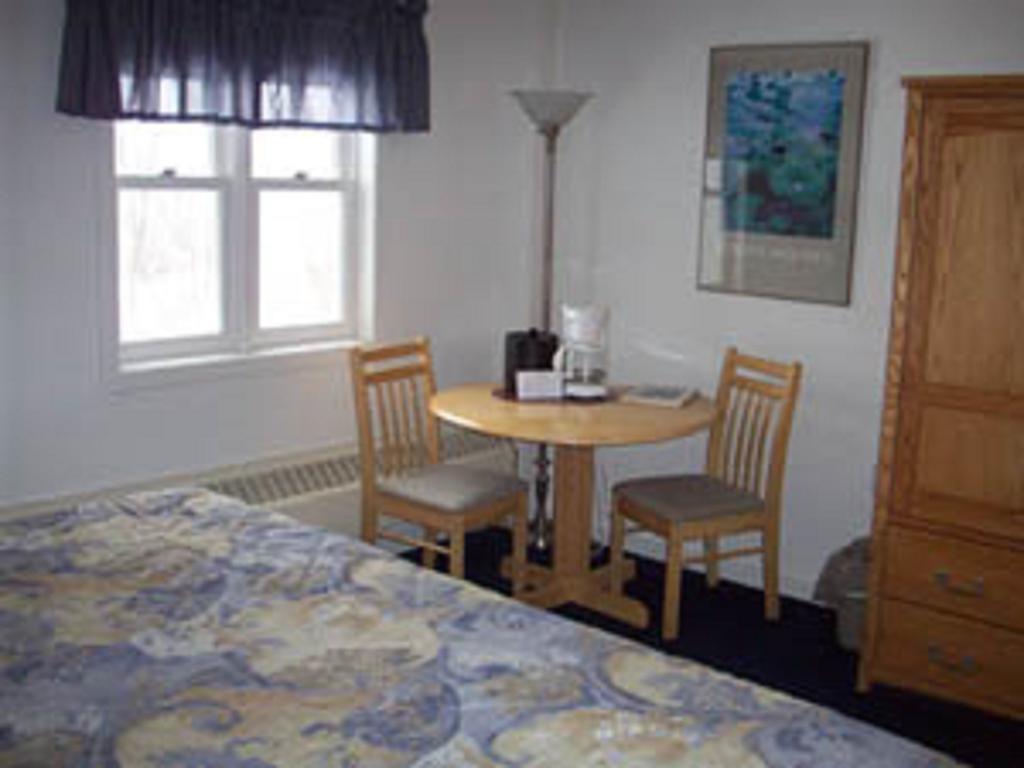 The Lodge At Lincoln Station Bagian luar foto